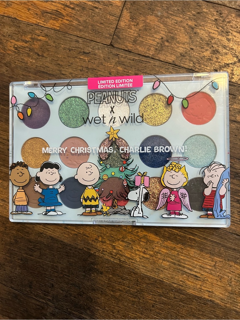 wet n wild Peanuts Holiday Eyeshadow Palette — Green, Gold, Purple, Blue, Coral - Picture 1 of 1